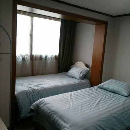 K Star Road Guesthouse - Hostel Seul Esterno foto