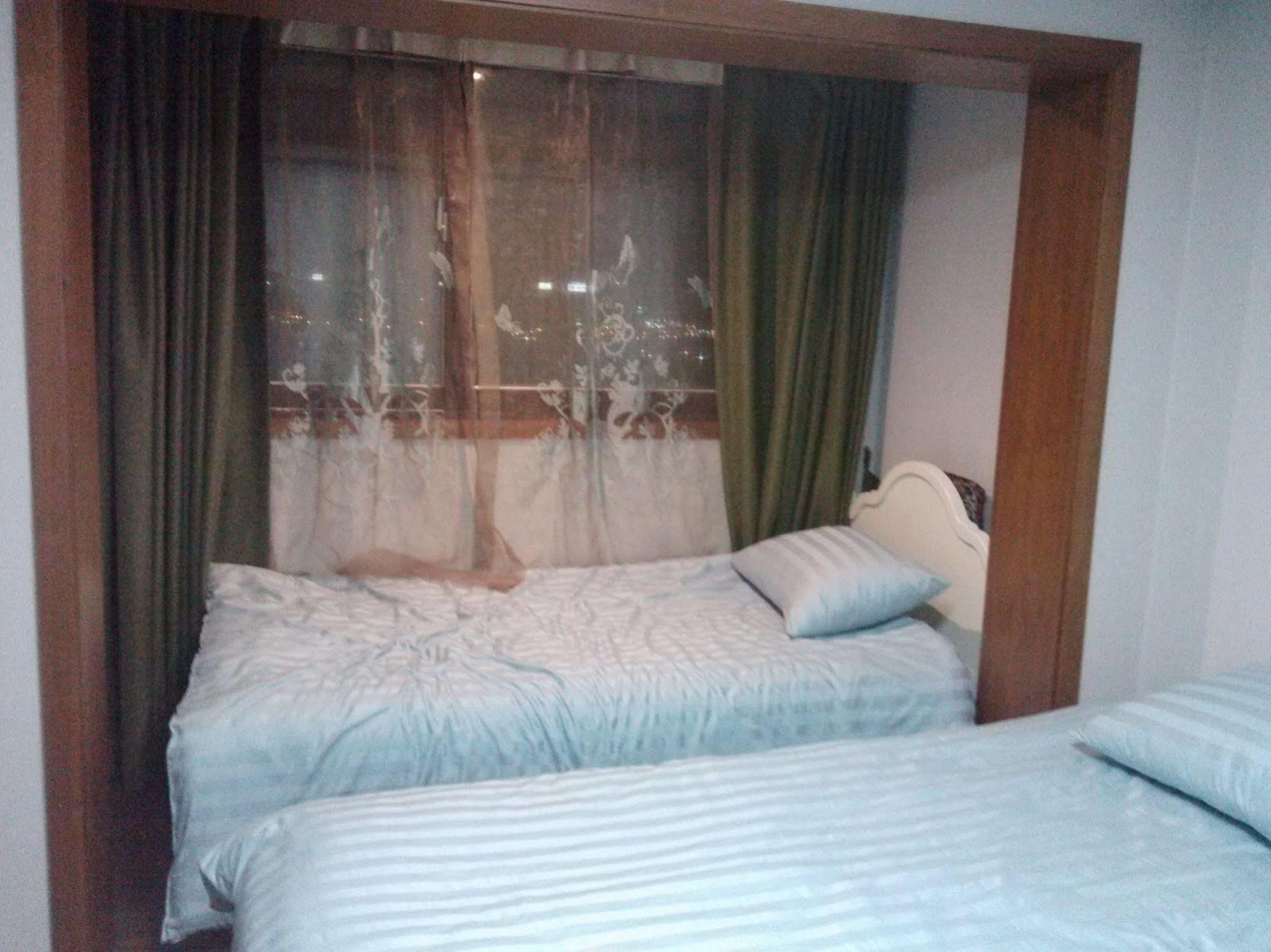 K Star Road Guesthouse - Hostel Seul Esterno foto